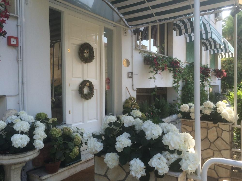 Eveline Portosole Hotel Sanremo Exterior foto