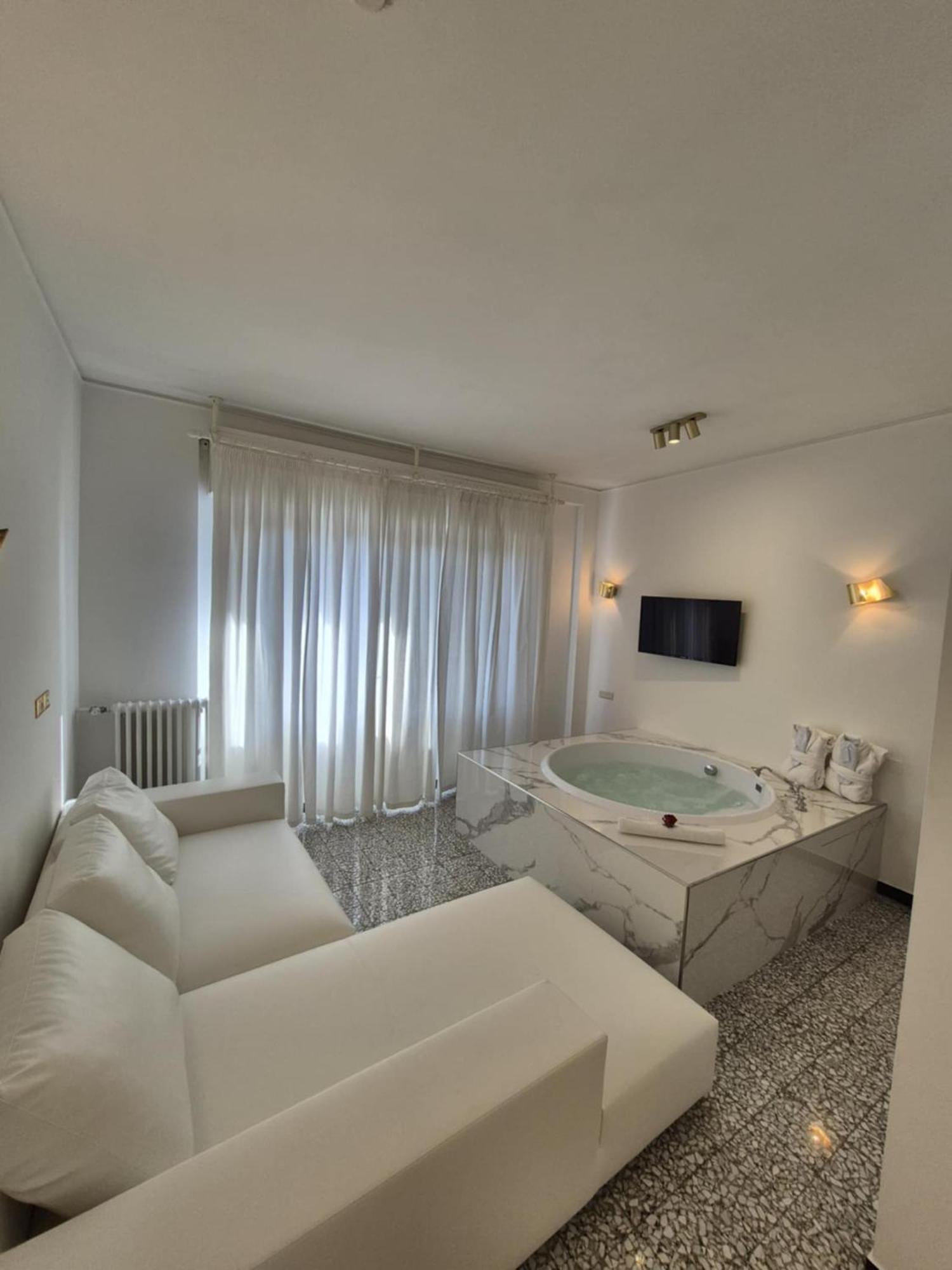 Eveline Portosole Hotel Sanremo Exterior foto